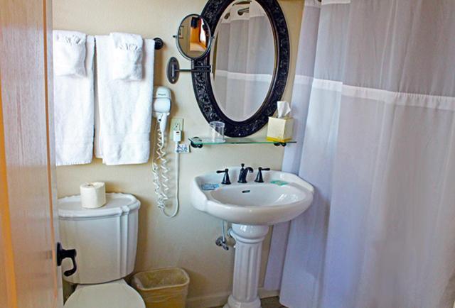 Silverton Inn & Suites Extérieur photo