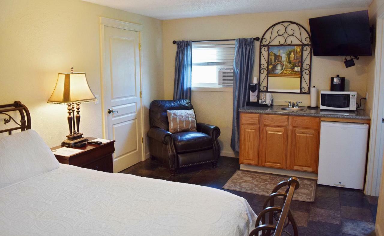 Silverton Inn & Suites Extérieur photo